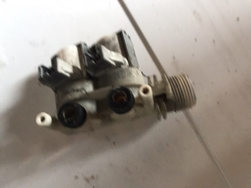 Клапан заливной Indesit WIUL 103