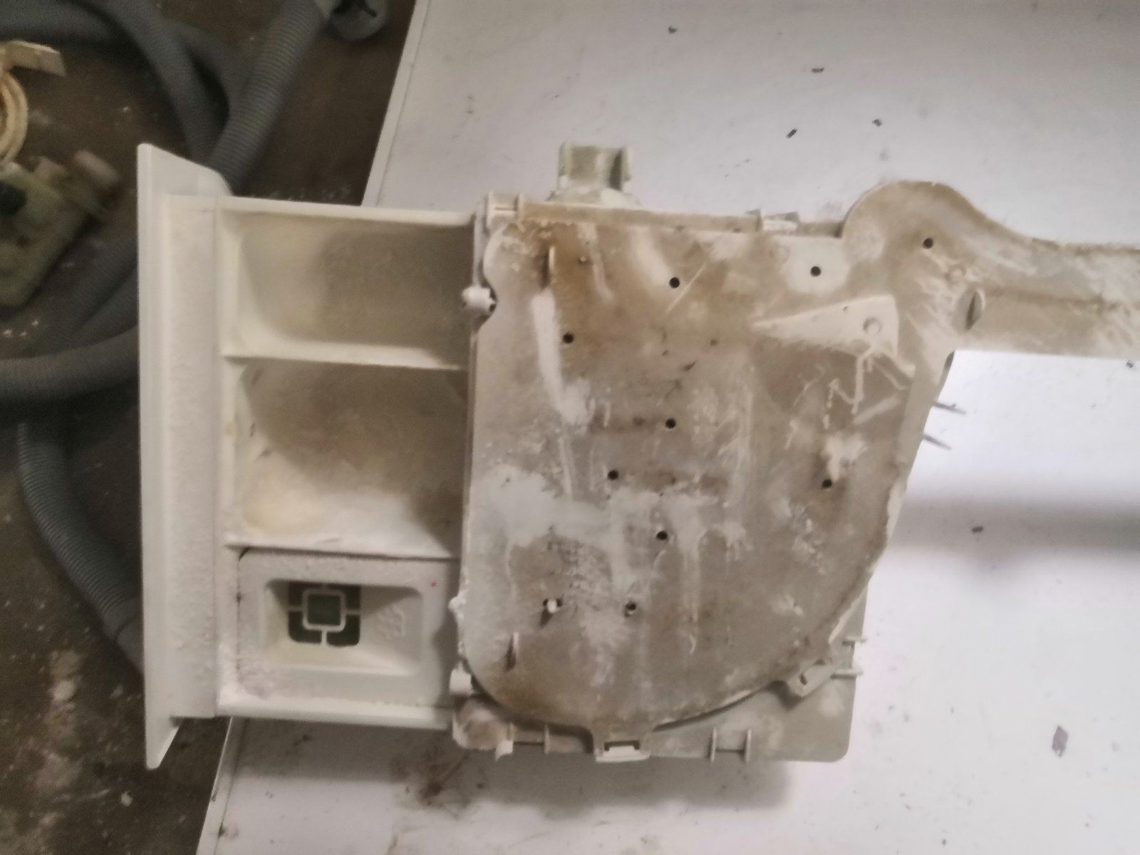 Порошкоприёмник indesit w105tx